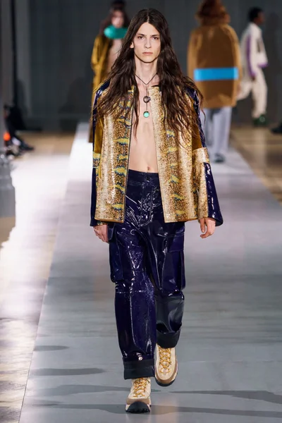 Look 27